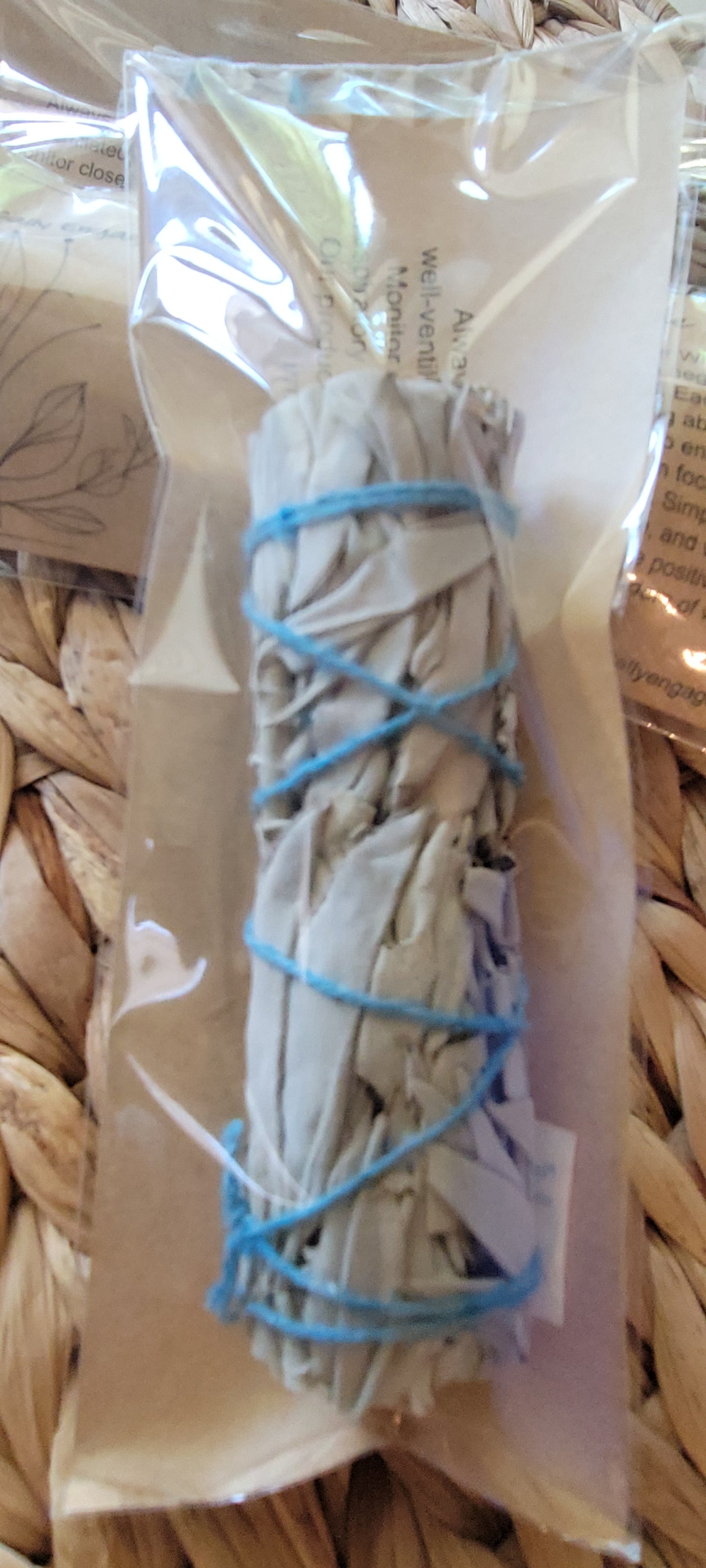 White Sage Smudge Stick | Natural Herbal Cleansing | Serenity and Positive Energy